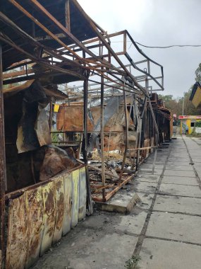 Ukrayna 'daki savaş, Harkov' u Yıkmak, Ukrayna 'daki evler, yanmış evler, Ukrayna savaşı, bombardıman sonrası, boş bölge, çatışmalar sonrası