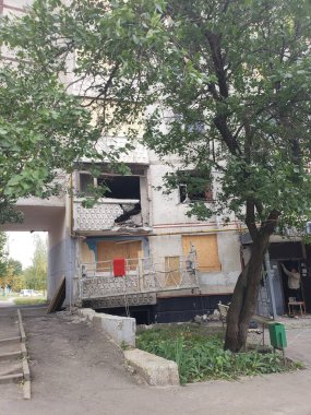 Ukrayna 'nın Saltovka ilçesi Kharkov, Rusya' nın Ukrayna 'daki ilk bombardıman savaşından etkilendiği ilk günden beri.