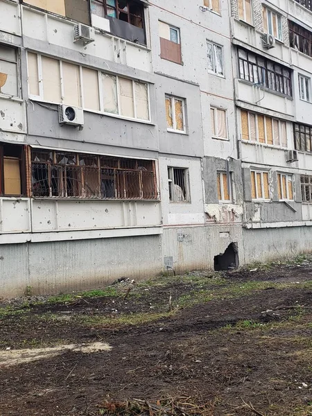 Ukrayna 'daki savaş, Harkov' u Yıkmak, Ukrayna 'daki evler, yanmış evler, Ukrayna savaşı, bombardıman sonrası, boş bölge, çatışmalar sonrası