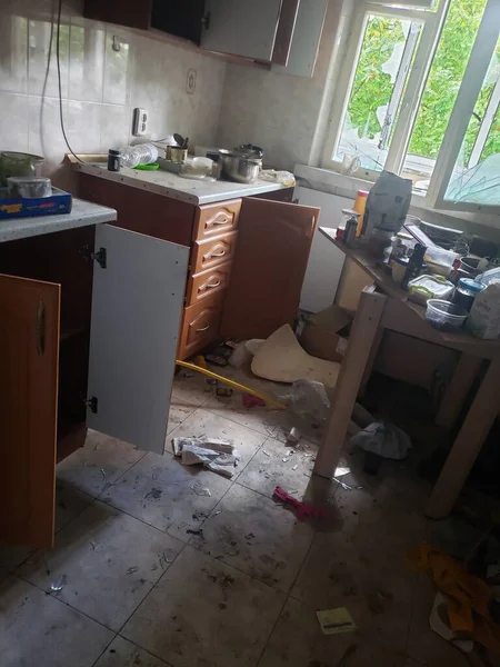 Ukrayna 'daki savaş, Harkov' u Yıkmak, Ukrayna 'daki evler, yanmış evler, Ukrayna savaşı, bombardıman sonrası, boş bölge, çatışmalar sonrası