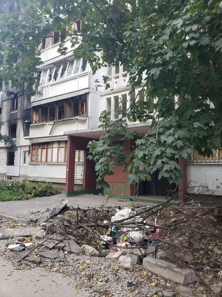 Ukrayna 'daki savaş, Harkov' u Yıkmak, Ukrayna 'daki evler, yanmış evler, Ukrayna savaşı, bombardıman sonrası, boş bölge, çatışmalar sonrası