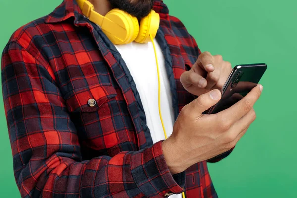 Close Image Bearded Hipster Young Man Plaid Shirt Wearing Headphones — Stockfoto