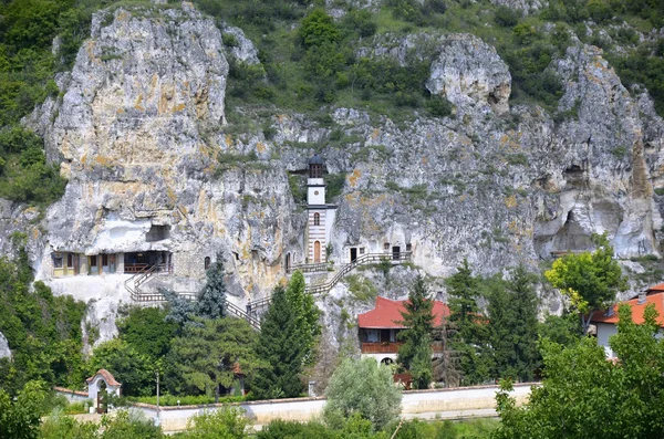 Le monastère rocheux "St Dimitrii de Basarbovo " — Photo