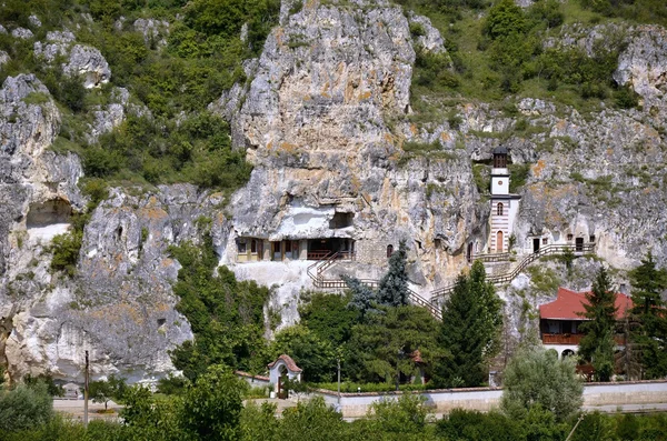 Le monastère rocheux "St Dimitrii de Basarbovo " — Photo