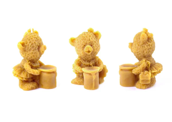 Vela en forma de oso hecha de cera de abeja — Foto de Stock