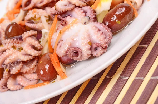 ahtapot salatası