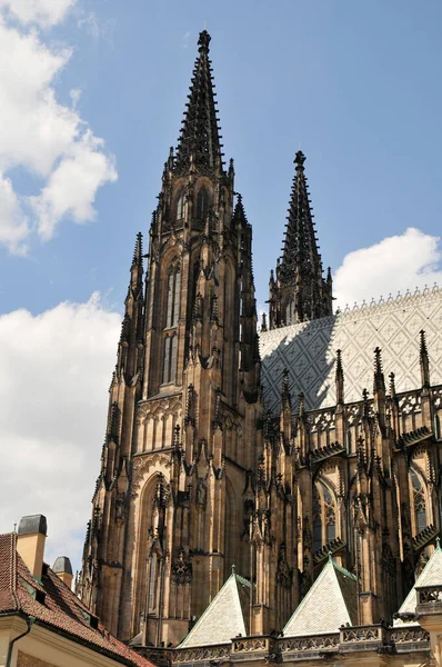 Πρόσοψη Του Αγίου Vitus Cathedral Street Πράγα Τσεχική Δημοκρατία Διακοσμητικά — Φωτογραφία Αρχείου