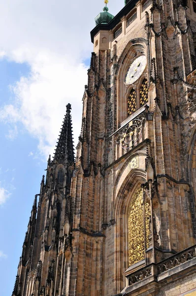 Πρόσοψη Του Αγίου Vitus Cathedral Street Πράγα Τσεχική Δημοκρατία Διακοσμητικά — Φωτογραφία Αρχείου