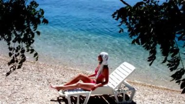 Deniz kıyısında