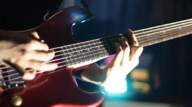 Gitar Oynatıcı