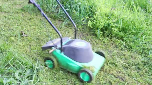 Lawn mower — Stock Video