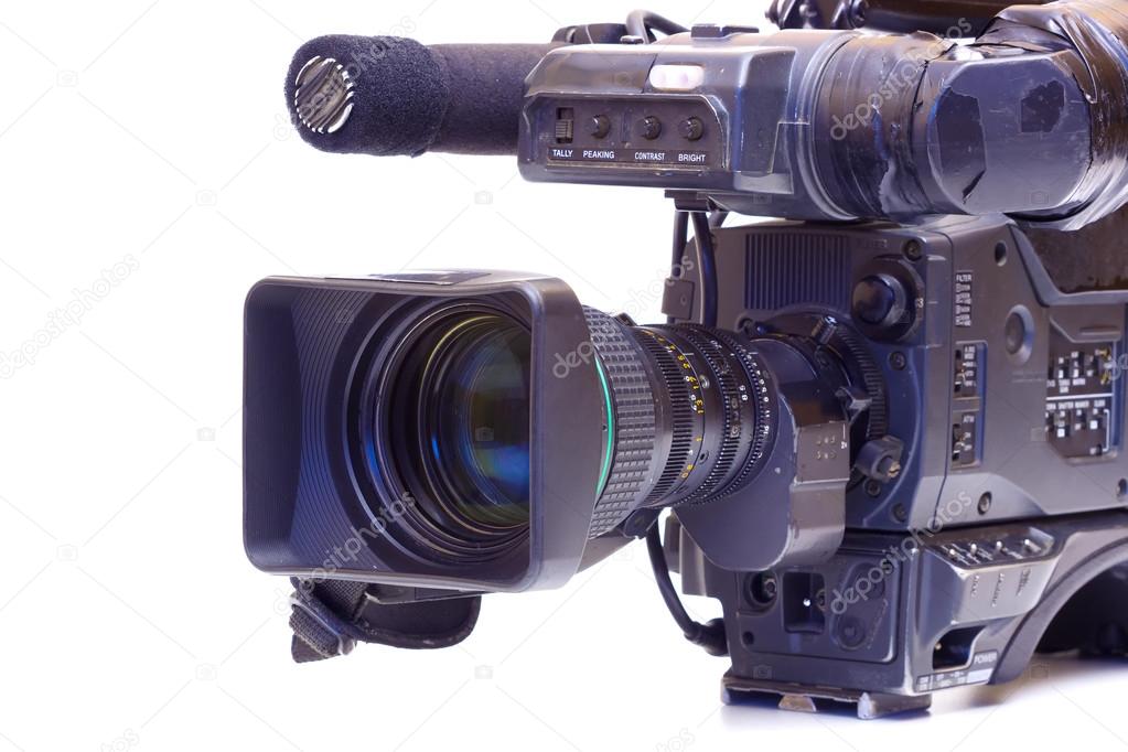Broadcast video camera