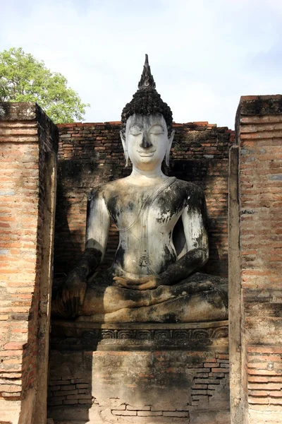 Ruins In Historical Park Of Sukhothai — Stock Photo, Image