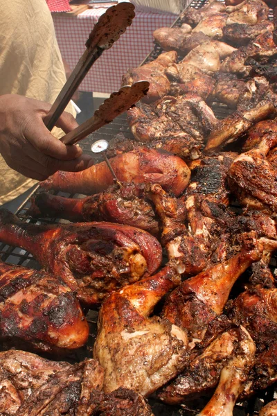 Chicken Barbecuing On Grill At Outdoor Festival — Stock Photo, Image