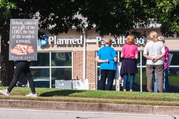 Lawrenceville October Several Women Abortion Stand Glare Planned Parenthood Clinic — Stock Photo, Image