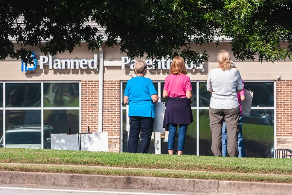Lawrenceville October Female Pro Life Advocates Stand Stare Planned Parenthood — Stock Photo, Image