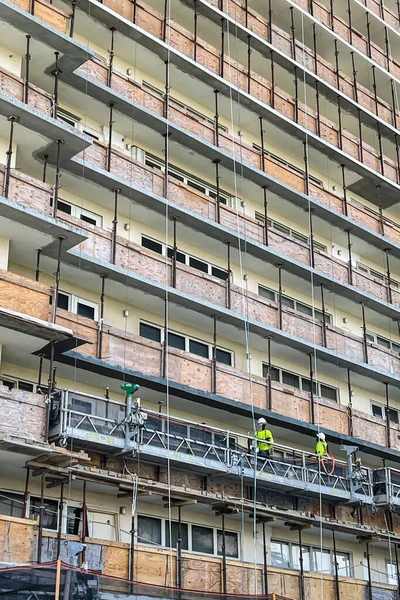 Decks High Rise South Florida Condo Boarded Plywood Construction Workers — Stockfoto
