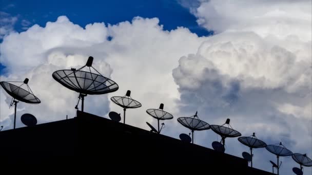 Time Lapse Silhouette Satellite Dish And Sky Background — Stock Video