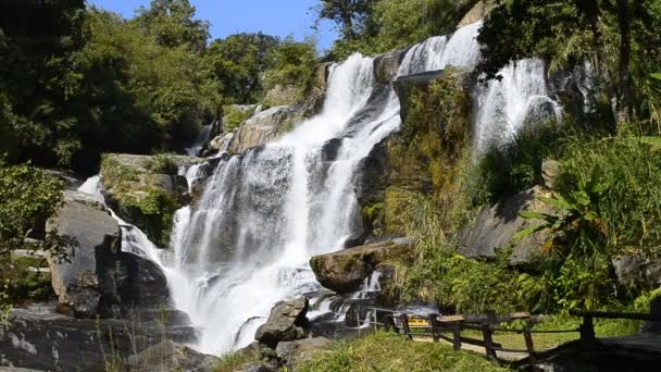 Mae Klang Cascata di chiang mai, Thailandia (slow motion shot ) — Video Stock