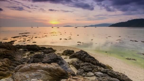 Time lapse sunset on sea of koh lipe island, thailand — Stock Video