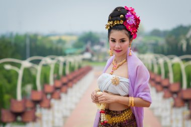 Tayland Geleneksel Kostümlü Taylandlı Kadın