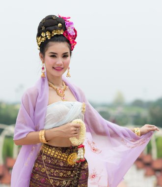 Tayland Geleneksel Kostümlü Taylandlı Kadın