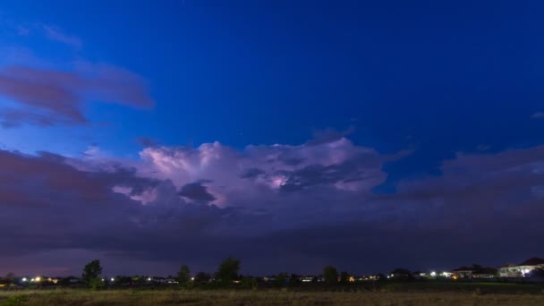 时间推移雷暴和闪电在天空中 — 图库视频影像