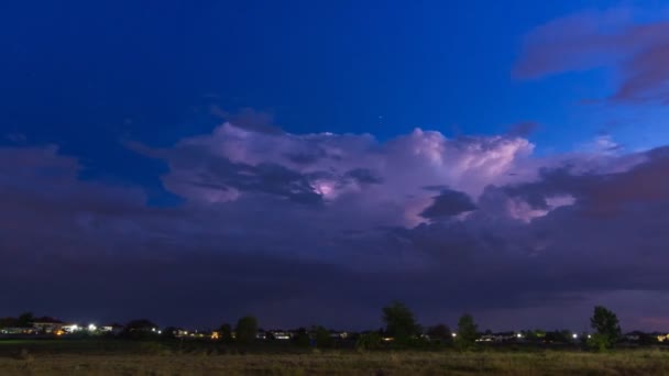 Tijd lapse onweer en bliksem in de lucht — Stockvideo