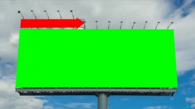 zaman sukut büyük billboard ve bulut gökyüzü (iki atış, yeşil ve beyaz perde kaydır)