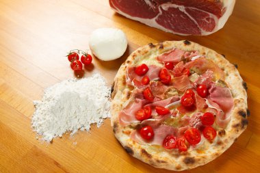 İtalyan pizzası.
