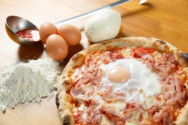 İtalyan pizzası.