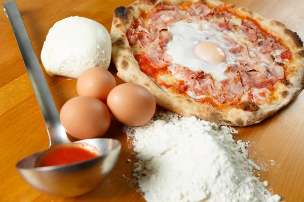 İtalyan pizzası.