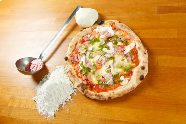 İtalyan pizzası.
