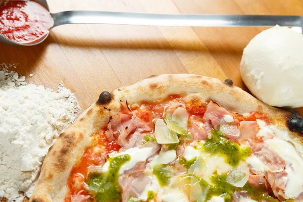 İtalyan pizzası.