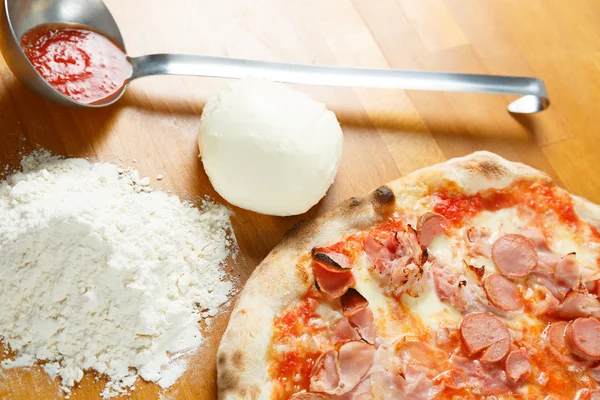 İtalyan pizzası.