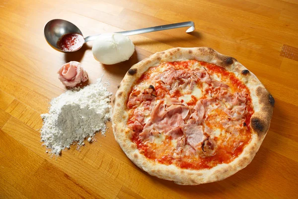 İtalyan pizzası.