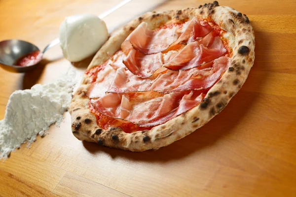 İtalyan pizzası.