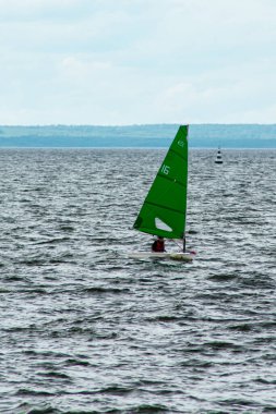Volga Nehri 'nde çocuk yelkenli yarışı.