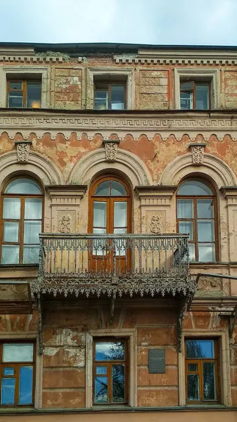 Krásný Historický Dům Balkónem — Stock fotografie