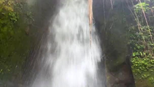 Close Powerful Raging Sumampan Waterfall Turbulent Water Crystal Clear Stream — Stock Video