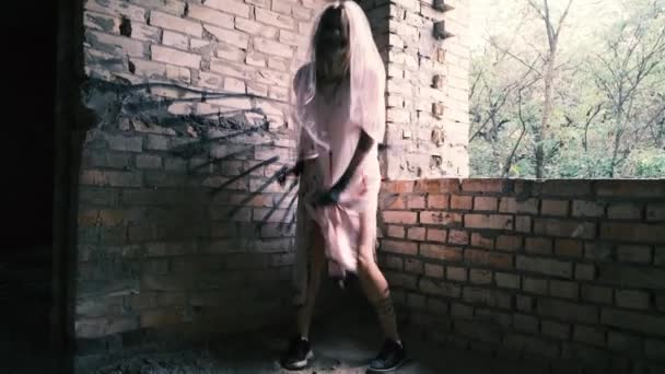 Joyeux Halloween Mariée Zombie Visage Féminin Avec Sang Fille Sourit — Video