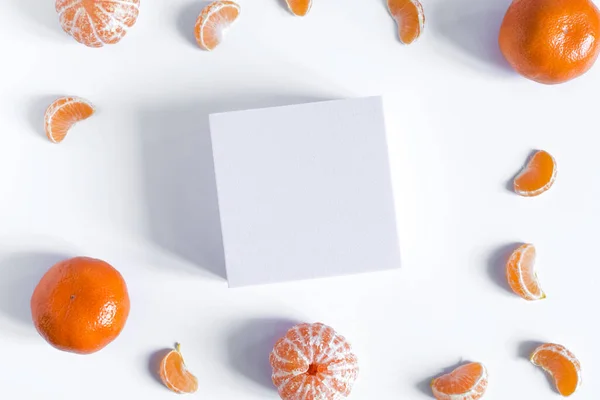 White Background Pieces Tangerines Whole Tangerines Copy Space — Stockfoto