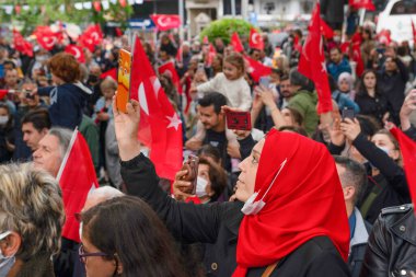 Cankaya, Ankara, Türkiye - 19 Mayıs 2022: Atatürk, Gençlik ve Spor Günü 'nde erkekler yürüyüş bandosu gösterisi 19 Mayıs' ta kutlanan yıllık Türk ulusal bayramıdır..