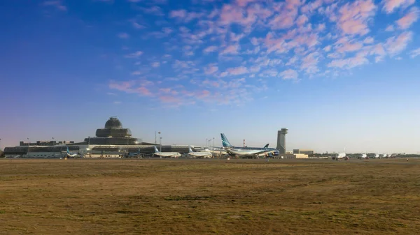 Bakú Azerbaiyán Enero 2022 Aviones Estacionados Aeropuerto Heydar Aliyev Con — Foto de Stock