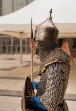 Antik Türk metali ve deri zırhı - demir detay.