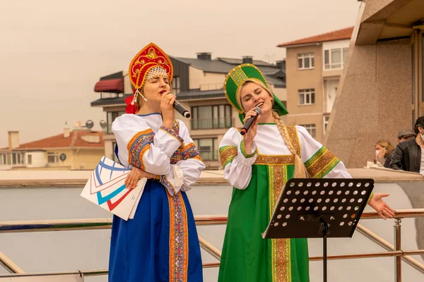 Ankara Türkei März 2021 Russische Sänger Singen Beim Frühlingsfest — Stockfoto
