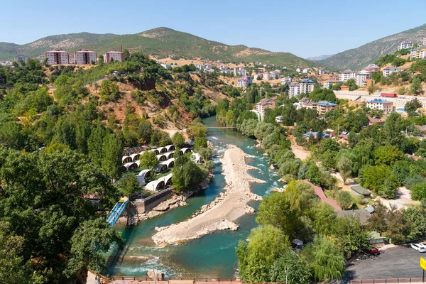 Tunceli, Türkiye-18 Eylül 2020: Munzur nehri ile Tunceli kenti