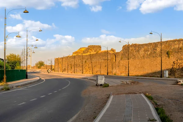 Diyarbakır Duvarı (Türkçe: Diyarbakır Surlari))