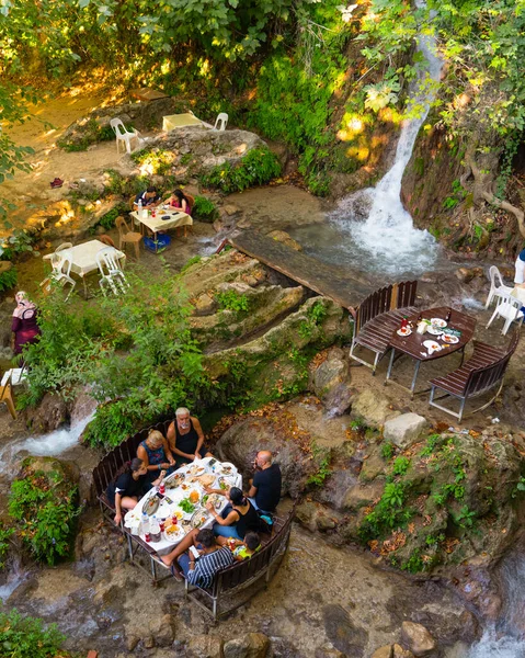 Hatay / Türkiye - 13 Eylül 2020: Harbiye ilçesindeki restoranın havadan görüntüsü.