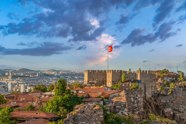 Ankara Şatosu popüler bir turizm merkezi.